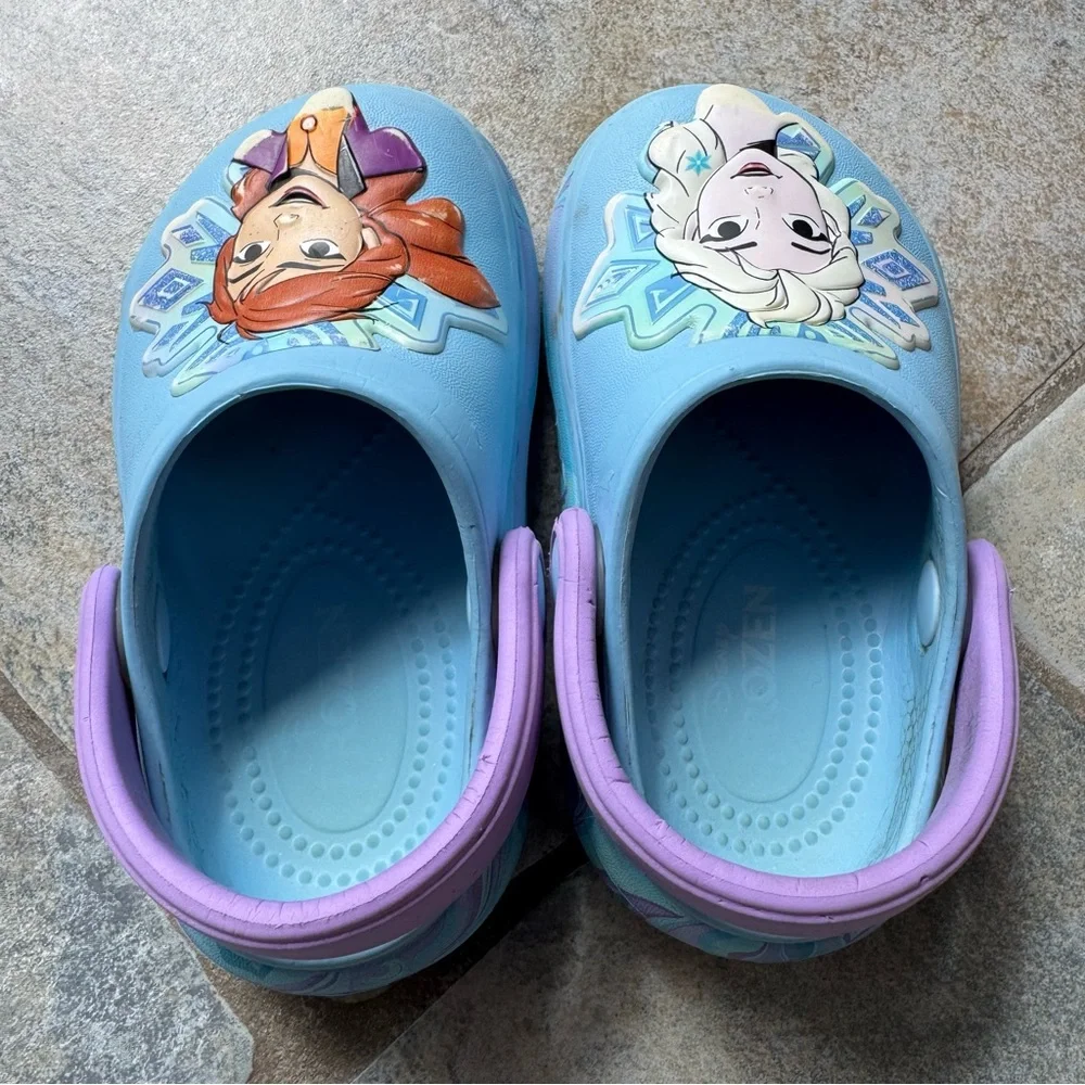 Disney Blue and Purple Frozen Clogs with Characters‎ Anna Elsa Size 5/6 Toddlers